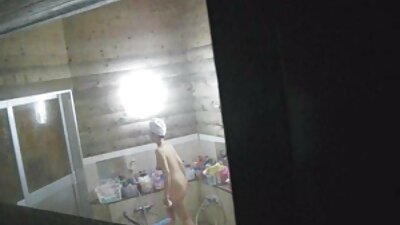 Adolescente loira é atacada filme desenho pornô enquanto voltava para seu apartamento